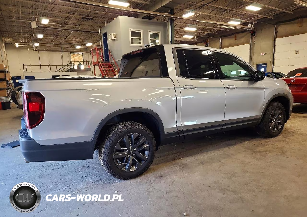 2021 Honda Ridgeline Sport VIN:5FPYK3F11MB015586 - 3