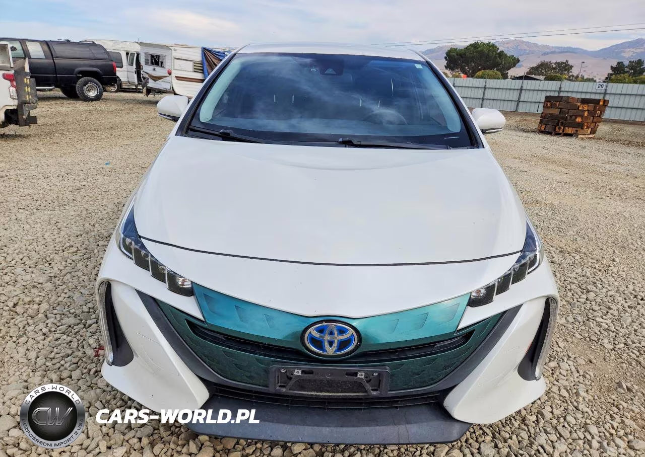 2018 Toyota Prius Prime Premium VIN:JTDKARFPXJ3096296 - 5
