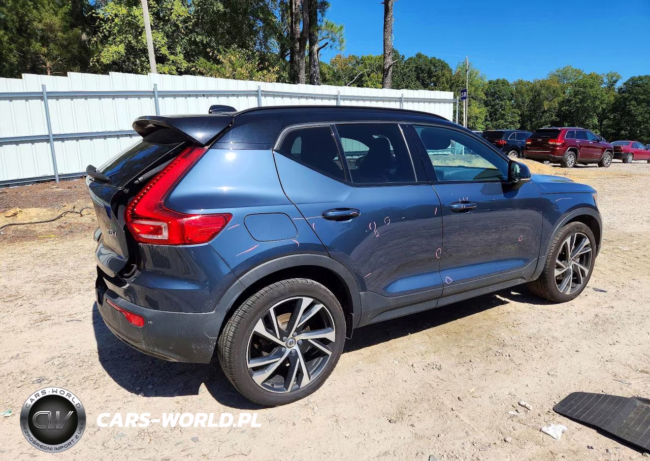 2022 Volvo Xc40 T5 R-Design VIN:YV4162UM2N2650632 - 3