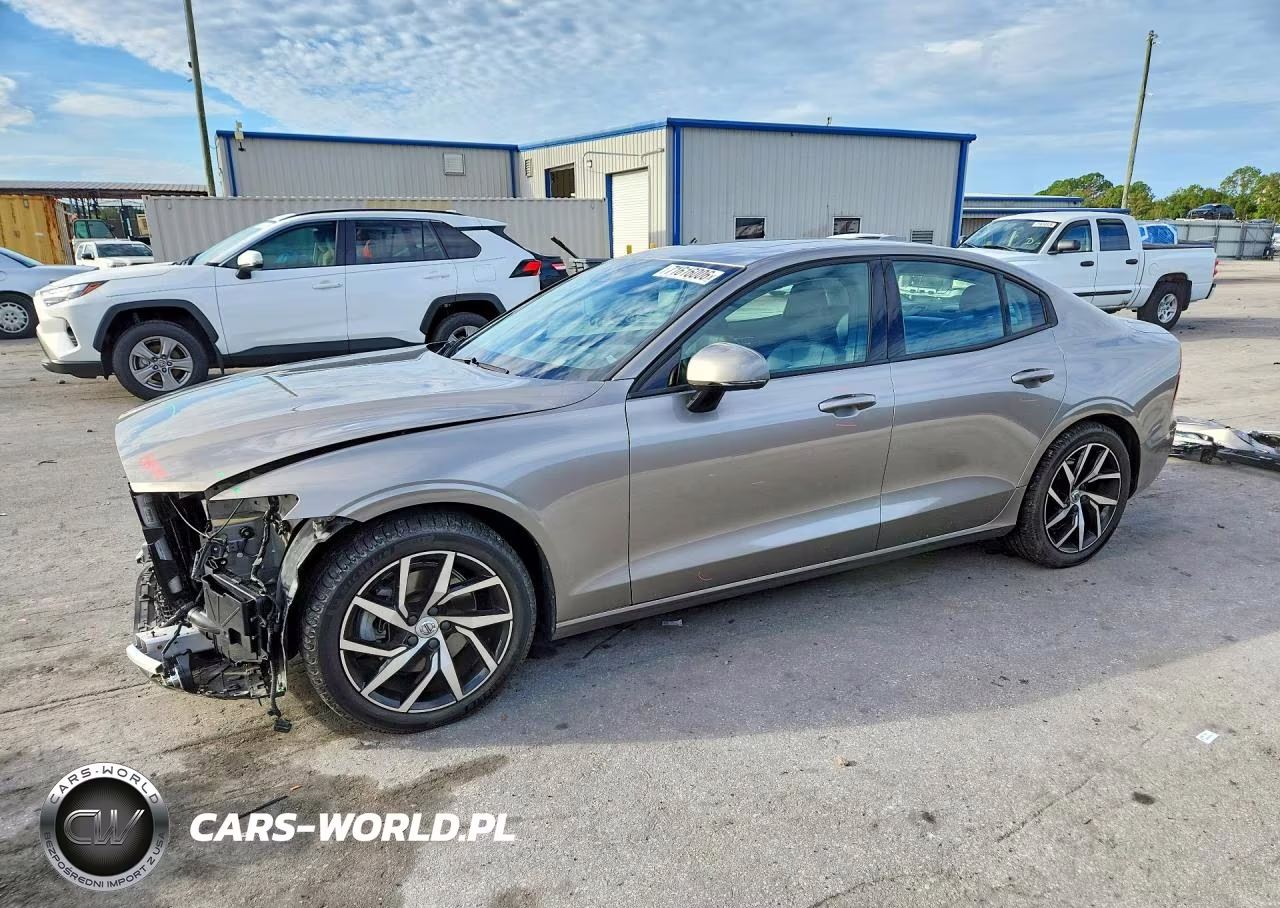 2020 Volvo S60 T5 Momentum VIN:7JR102FK6LG045255 - 1