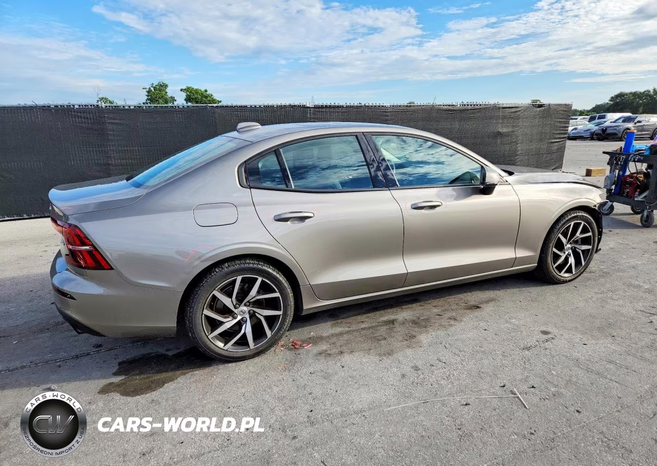 2020 Volvo S60 T5 Momentum VIN:7JR102FK6LG045255 - 3