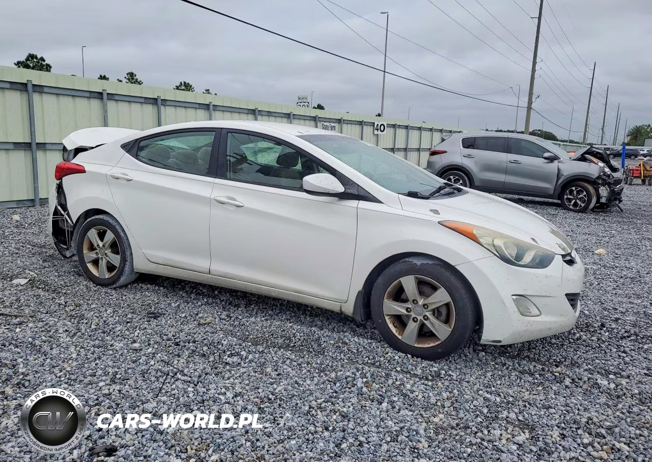 2013 Hyundai Elantra Gls VIN:5NPDH4AEXDH340129 - 4