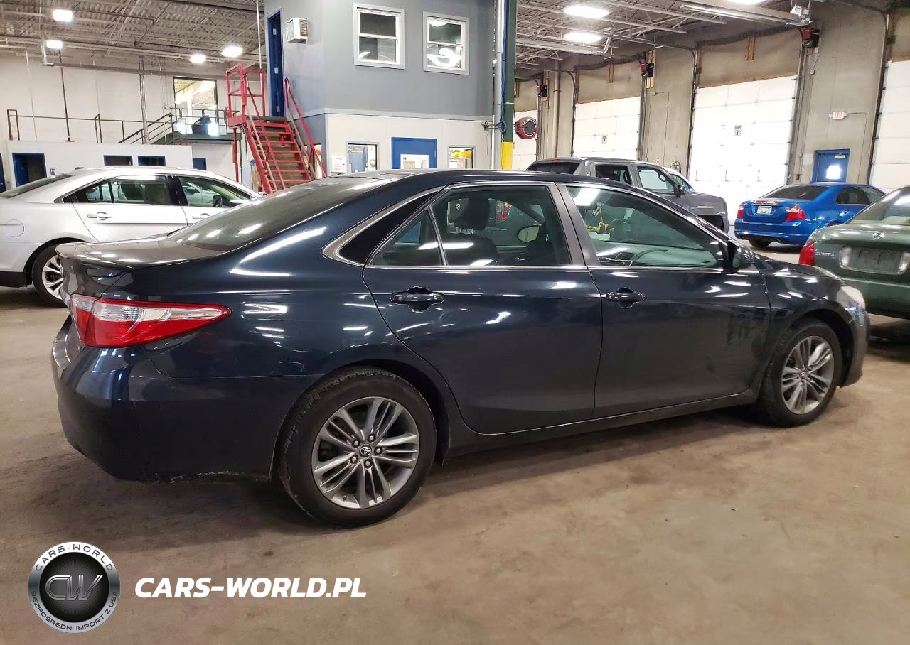 2016 Toyota Camry Se VIN:4T1BF1FK4GU263354 - 3