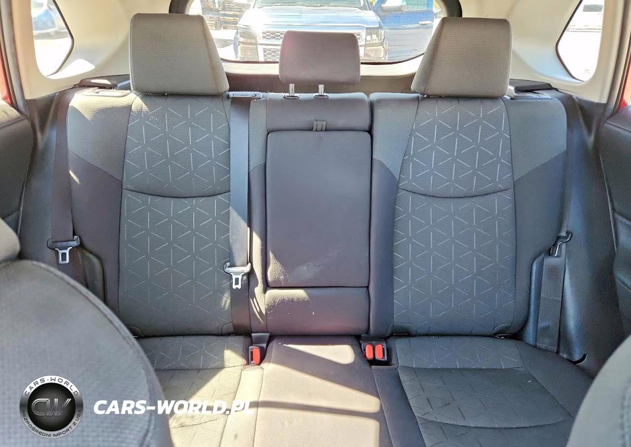 2021 Toyota Rav4 Xle VIN:2T3P1RFV0MW236331 - 10