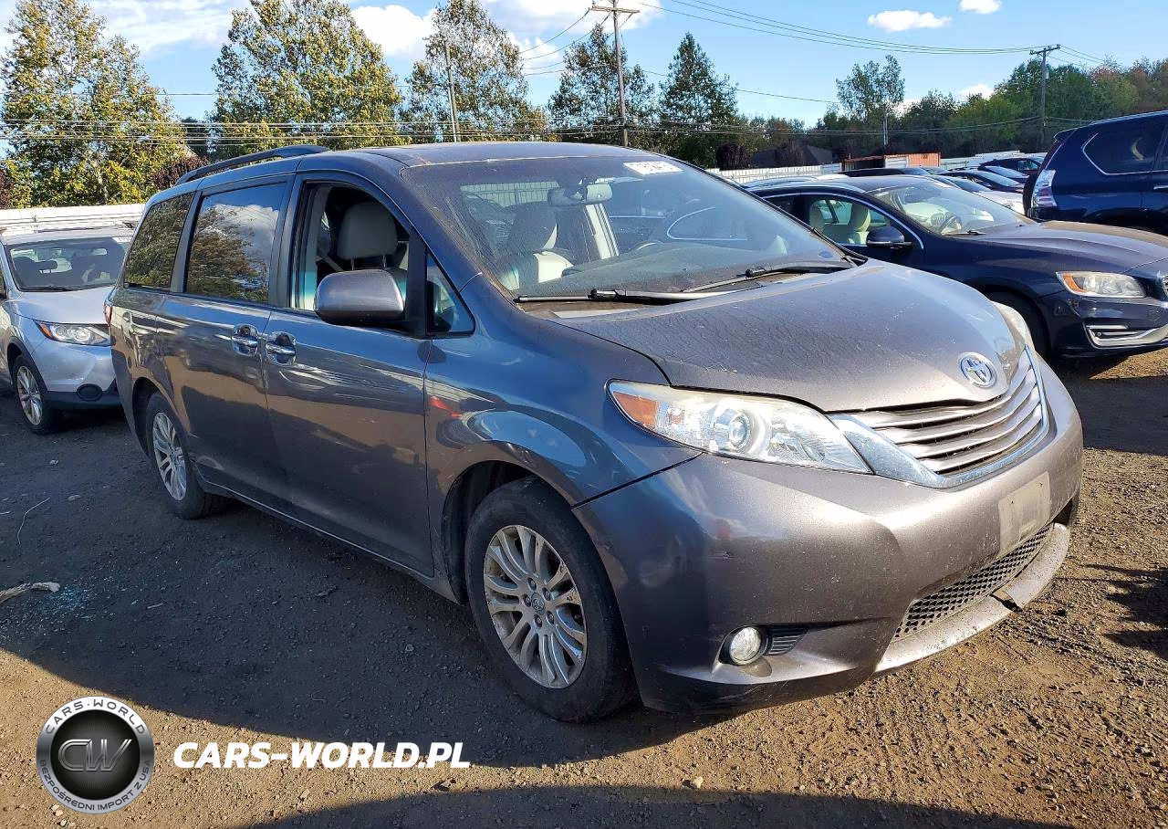 2017 Toyota Sienna Xle 8-Passenger VIN:5TDYZ3DC0HS804175 - 4