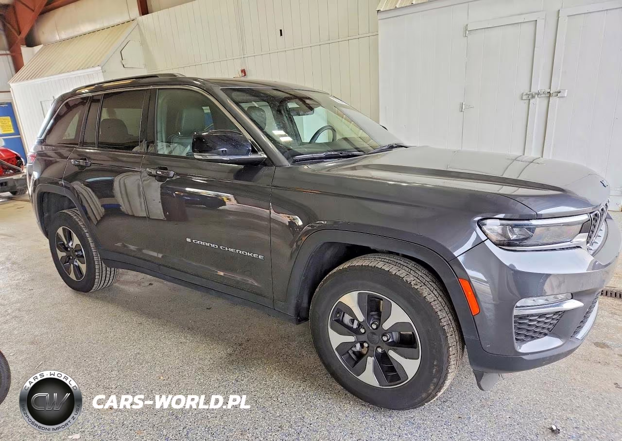 2025 Jeep Grand Cherokee 4Xe VIN:1C4RJYB62S8704063 - 4