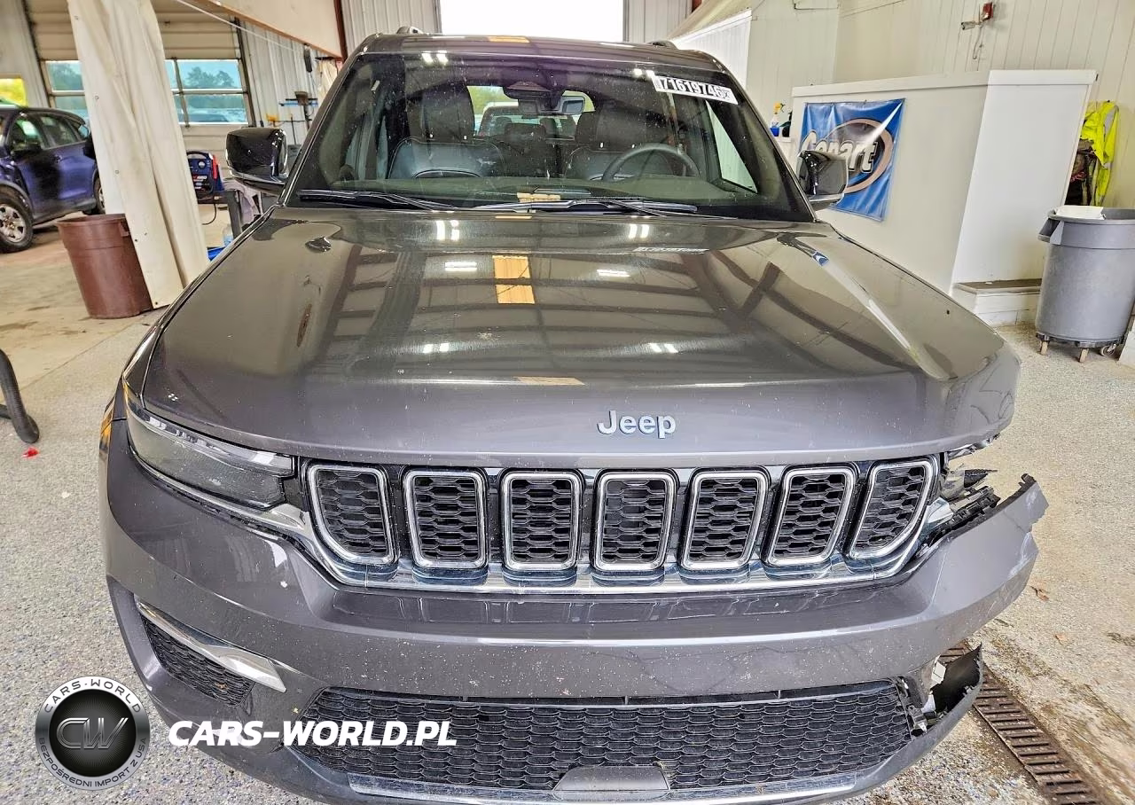 2025 Jeep Grand Cherokee 4Xe VIN:1C4RJYB62S8704063 - 5