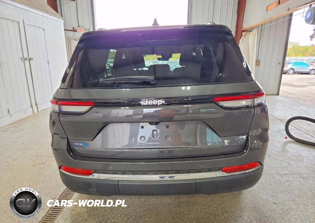 2025 Jeep Grand Cherokee 4Xe VIN:1C4RJYB62S8704063 - 6