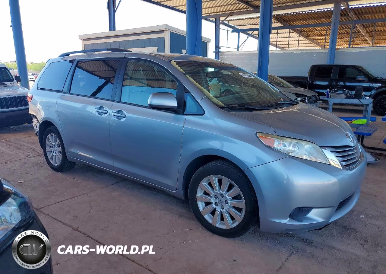 2015 Toyota Sienna Le VIN:5TDJK3DC4FS120300 - 4