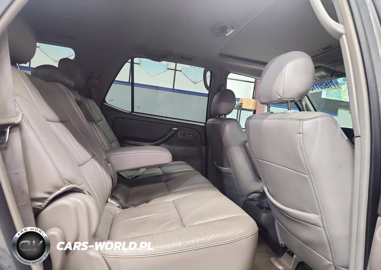 2005 Toyota Sequoia Sr5 VIN:5TDBT44A55S253670 - 11