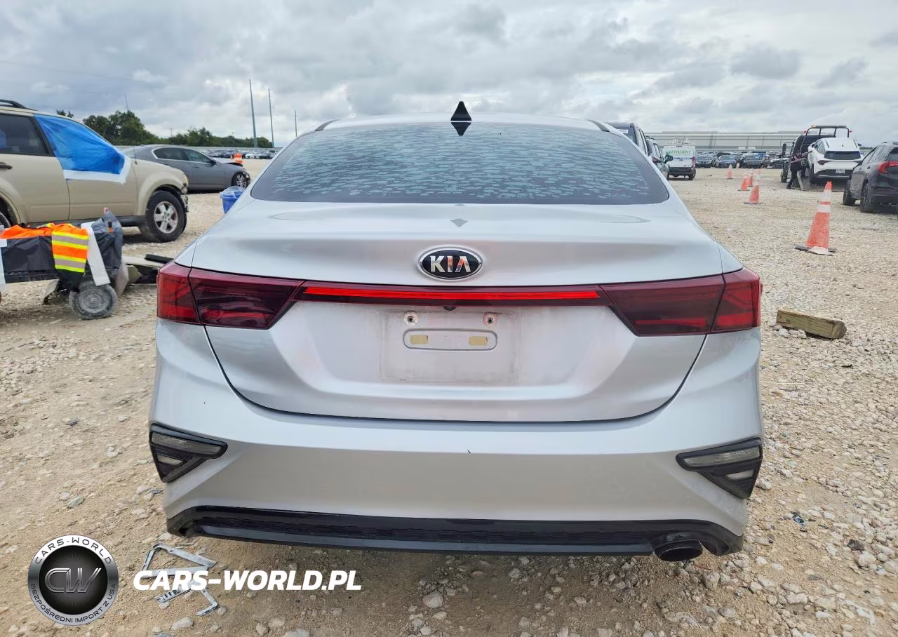 2019 Kia Forte Lxs VIN:3KPF24AD4KE007752 - 6