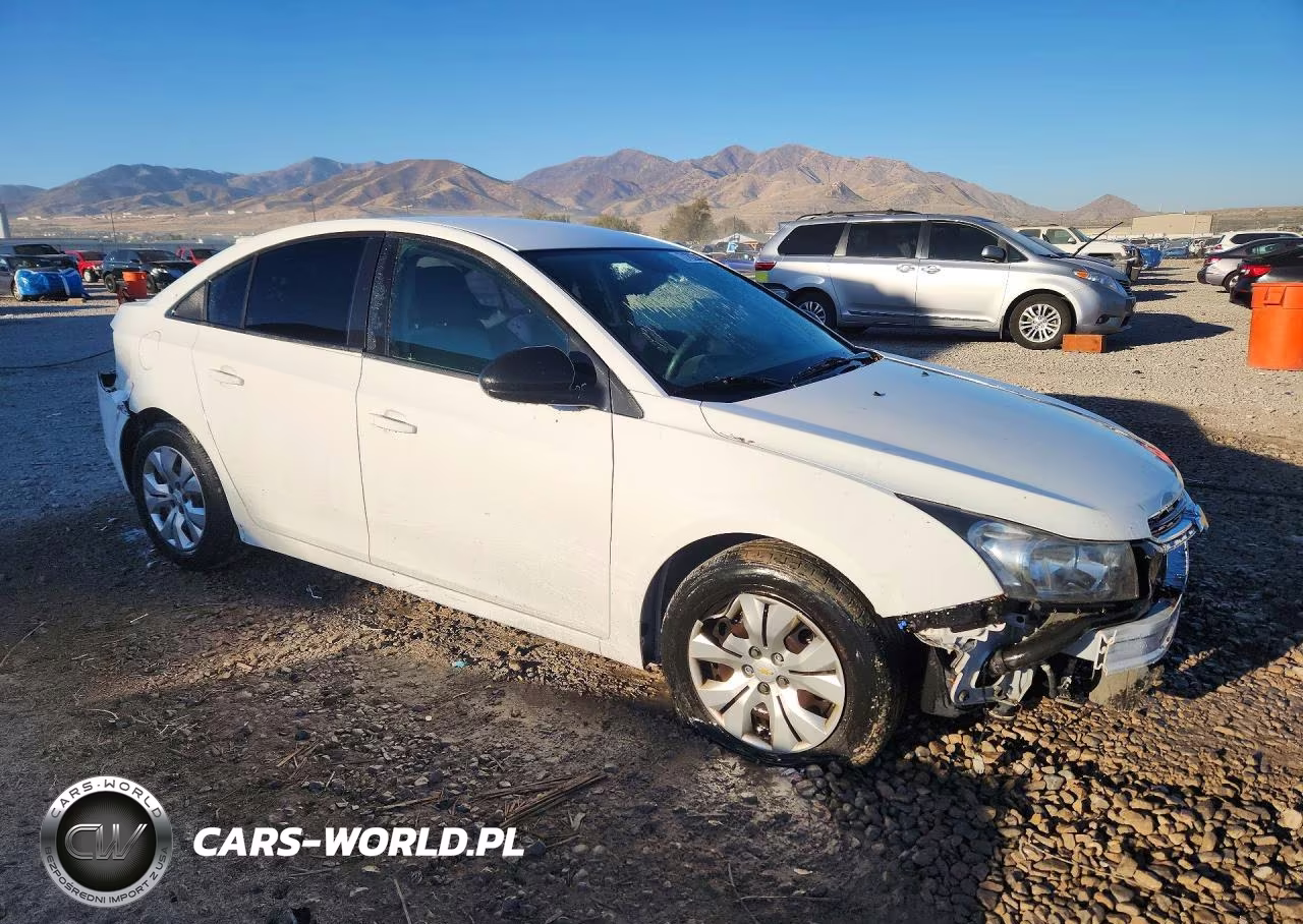 2015 Chevrolet Cruze Ls VIN:1G1PA5SG8F7248833 - 4