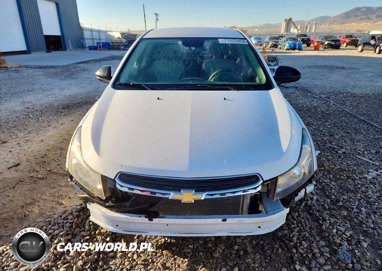 2015 Chevrolet Cruze Ls VIN:1G1PA5SG8F7248833 - 5