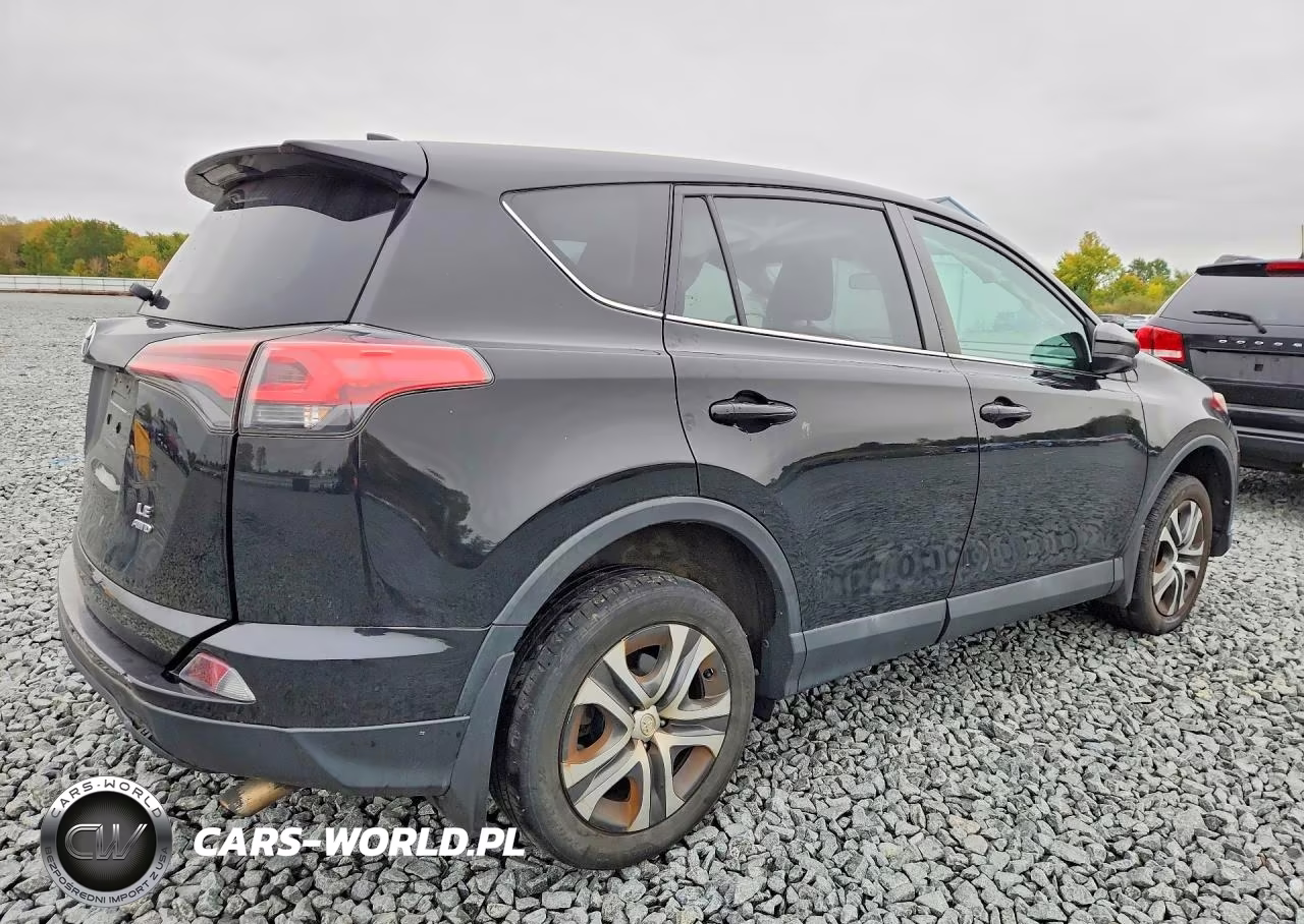 2018 Toyota Rav4 Le VIN:2T3BFREV1JW771404 - 3