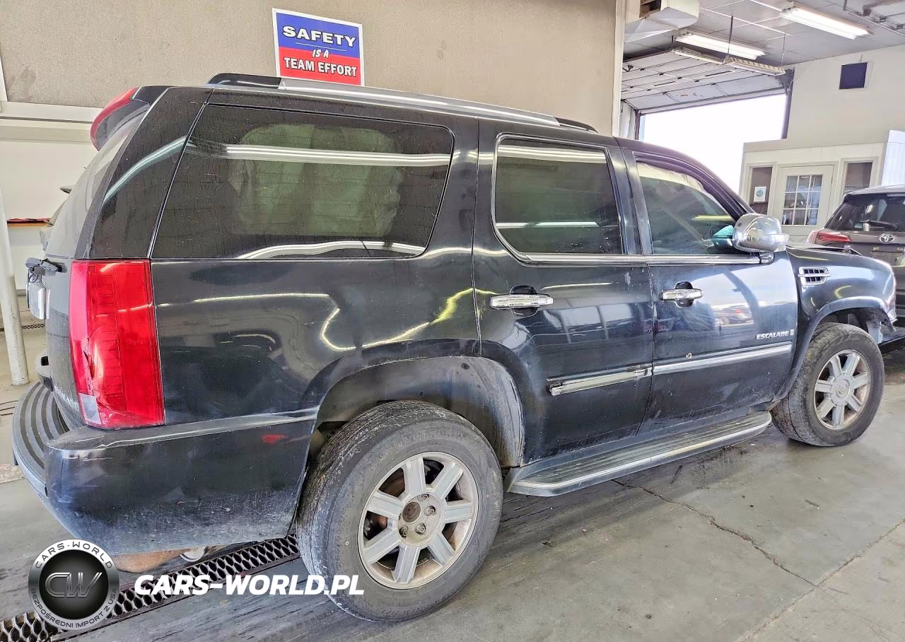 2008 Cadillac Escalade Luxury VIN:1GYFK63858R172373 - 3