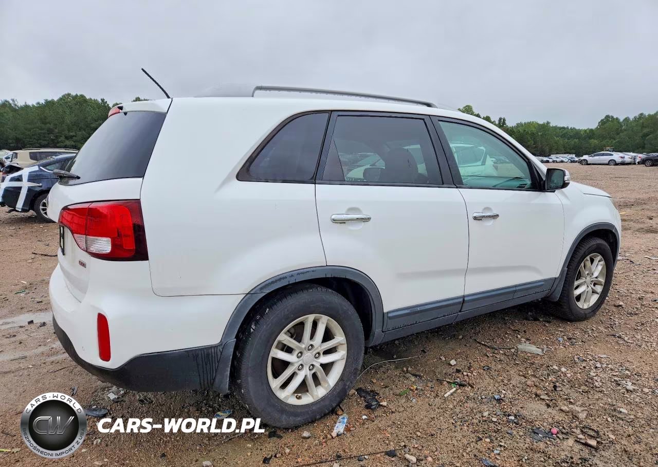 2014 Kia Sorento Lx VIN:5XYKT4A7XEG529718 - 3