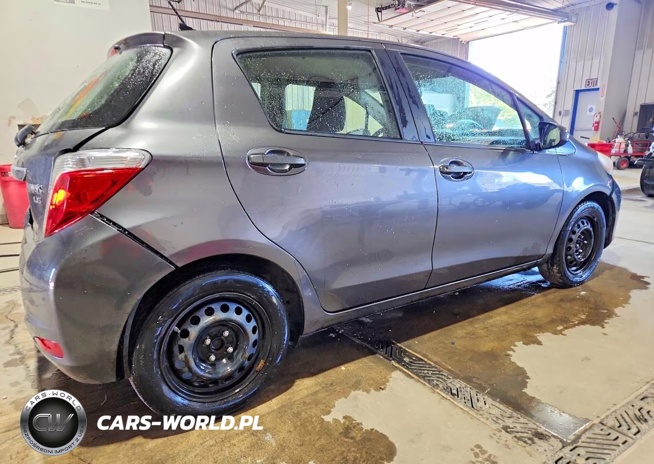 2014 Toyota Yaris 5-Door Le VIN:JTDKTUD36ED575697 - 3