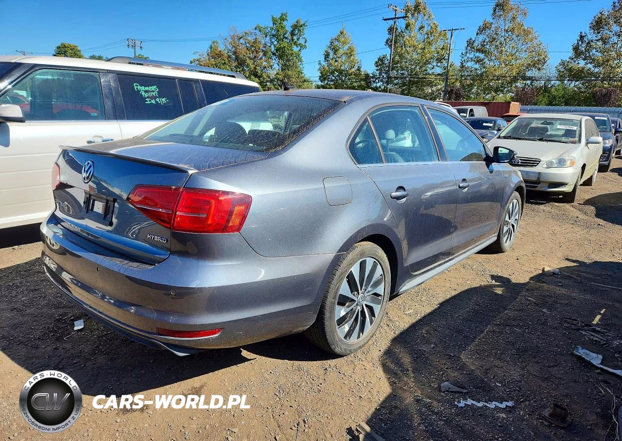 2015 Volkswagen Jetta Hybrid VIN:3VW637AJ0FM328846 - 3