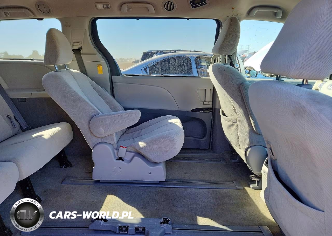 2014 Toyota Sienna Le VIN:5TDJK3DC1ES092387 - 10