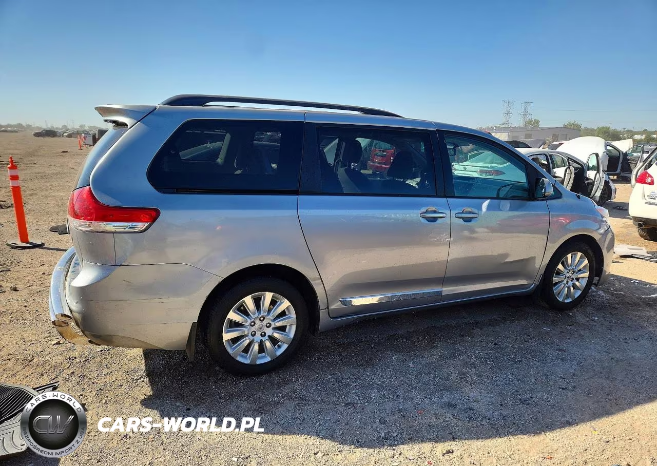 2014 Toyota Sienna Le VIN:5TDJK3DC1ES092387 - 3