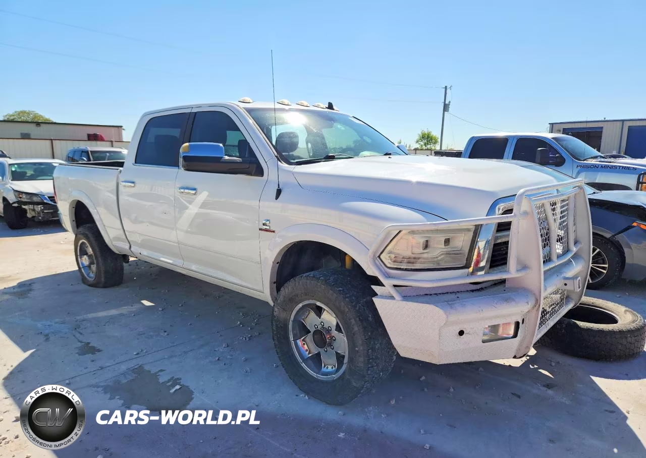 2017 Ram 2500 Longhorn VIN:3C6UR5GL5HG588982 - 4