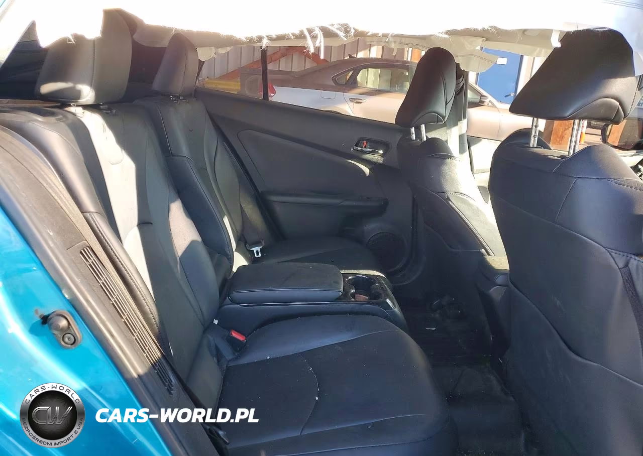 2018 Toyota Prius Prime Advanced VIN:JTDKARFP5J3073816 - 10