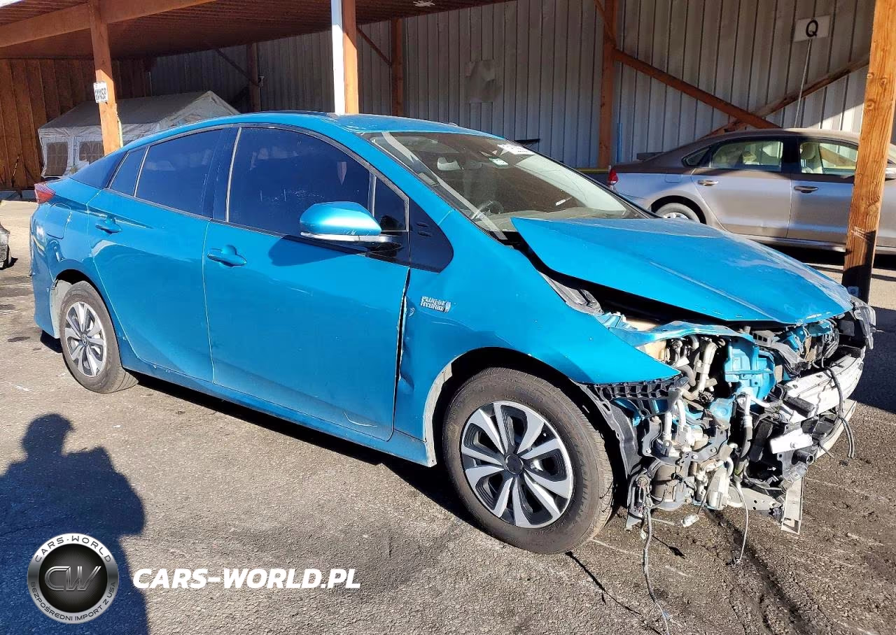 2018 Toyota Prius Prime Advanced VIN:JTDKARFP5J3073816 - 4