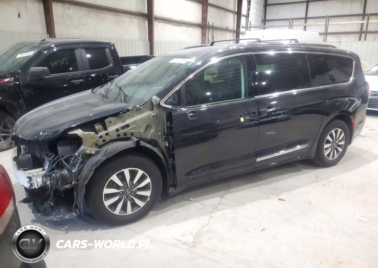 2020 Chrysler Pacifica Touring L VIN:2C4RC1BG9LR281756 - 1