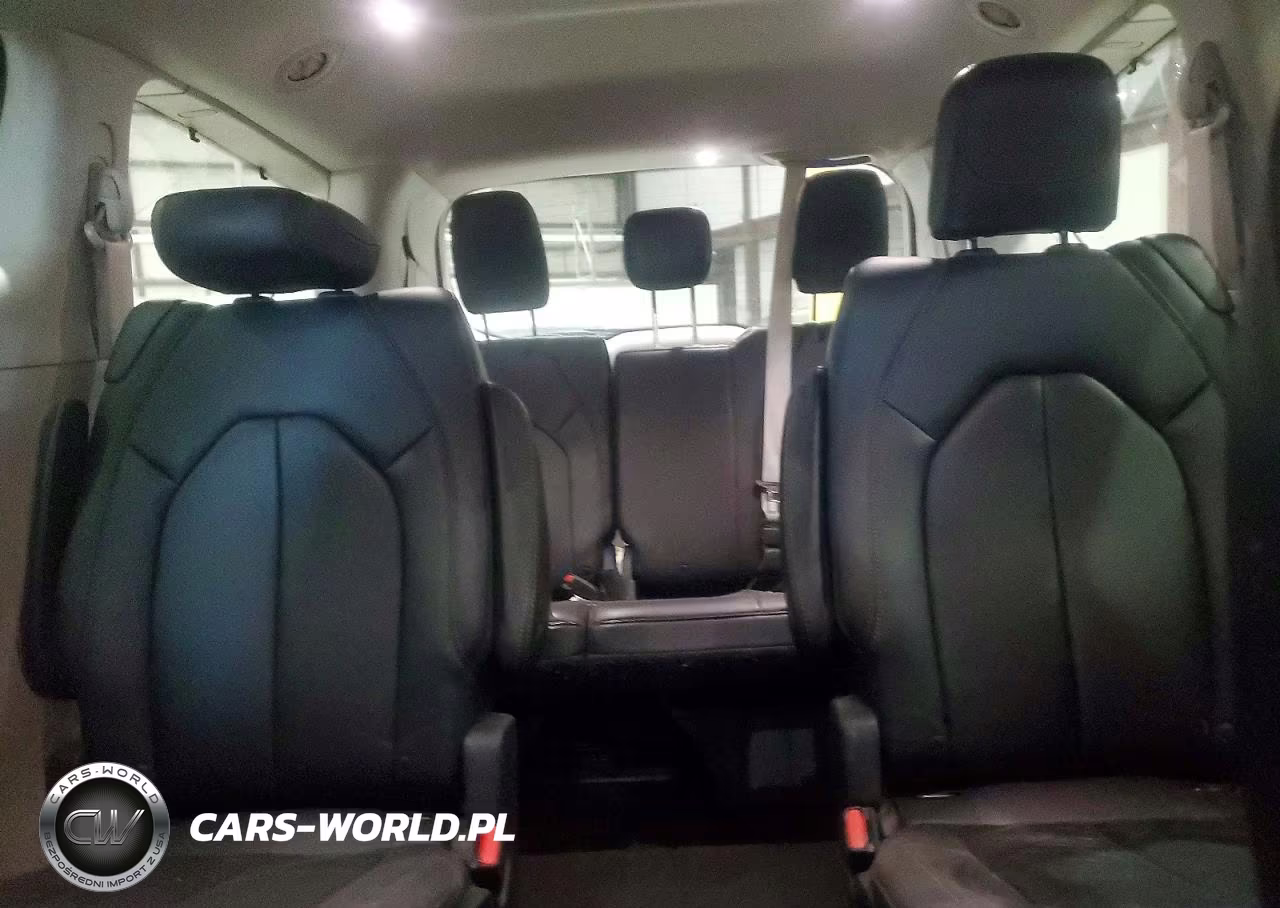 2020 Chrysler Pacifica Touring L VIN:2C4RC1BG9LR281756 - 10