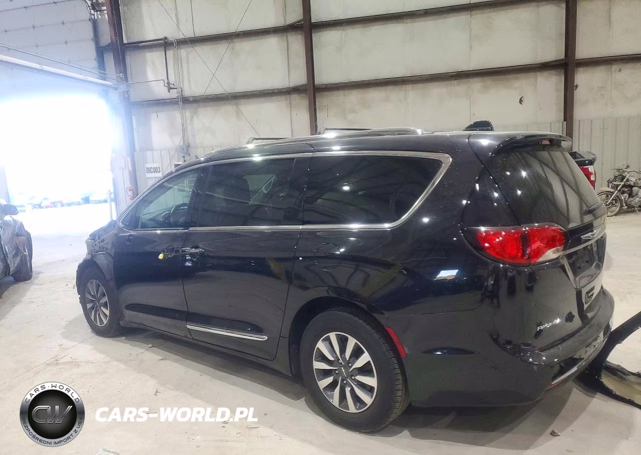 2020 Chrysler Pacifica Touring L VIN:2C4RC1BG9LR281756 - 2