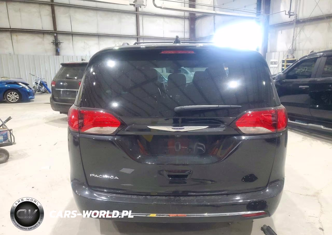 2020 Chrysler Pacifica Touring L VIN:2C4RC1BG9LR281756 - 6