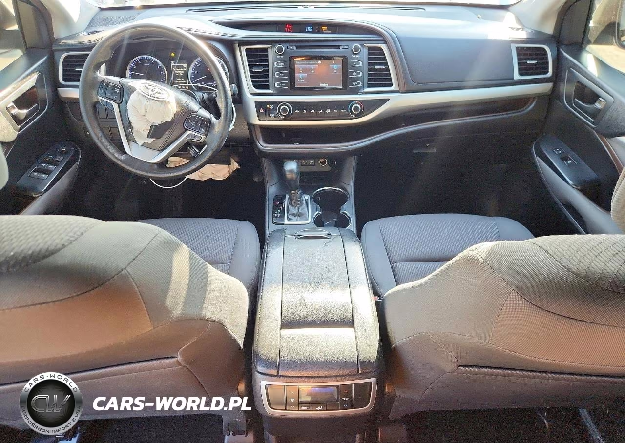 2018 Toyota Highlander Le VIN:5TDZZRFH9JS273001 - 8