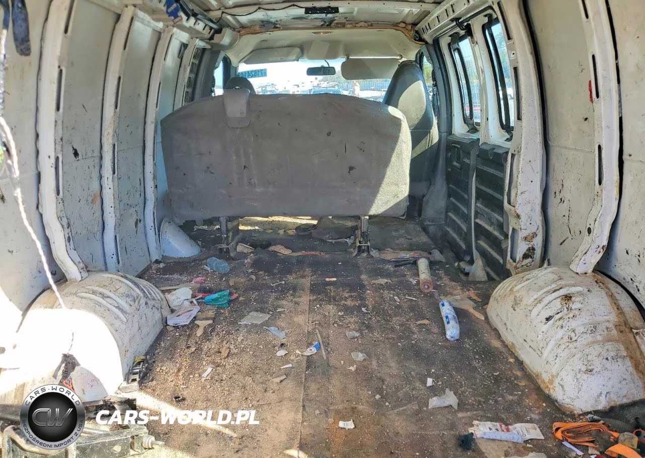 2020 GMC Savana2500 VIN:1GTW7AFG9L1217593 - 10