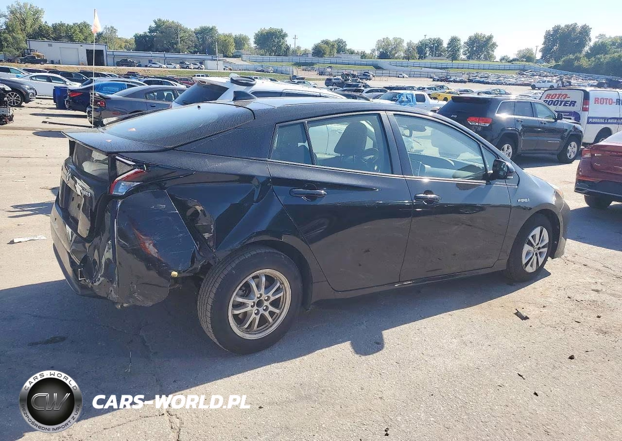 2018 Toyota Prius Four VIN:JTDKARFU2J3546559 - 3