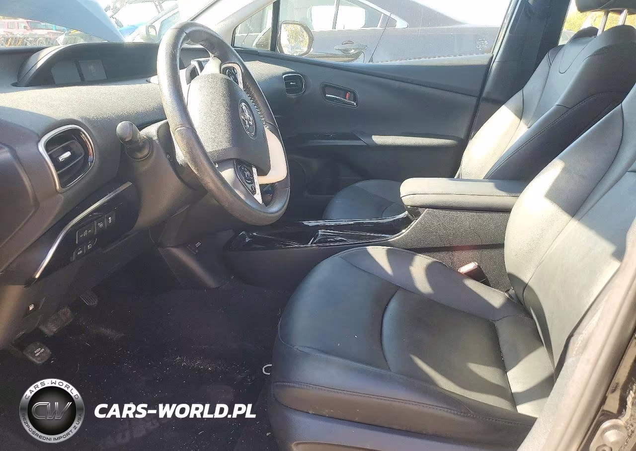 2018 Toyota Prius Four VIN:JTDKARFU2J3546559 - 7
