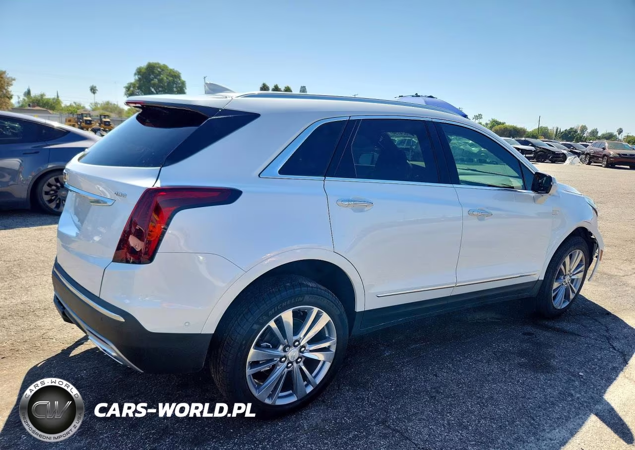 2026 Cadillac Xt5 Premium Luxury VIN:1GYKNDRS7TZ118059 - 3