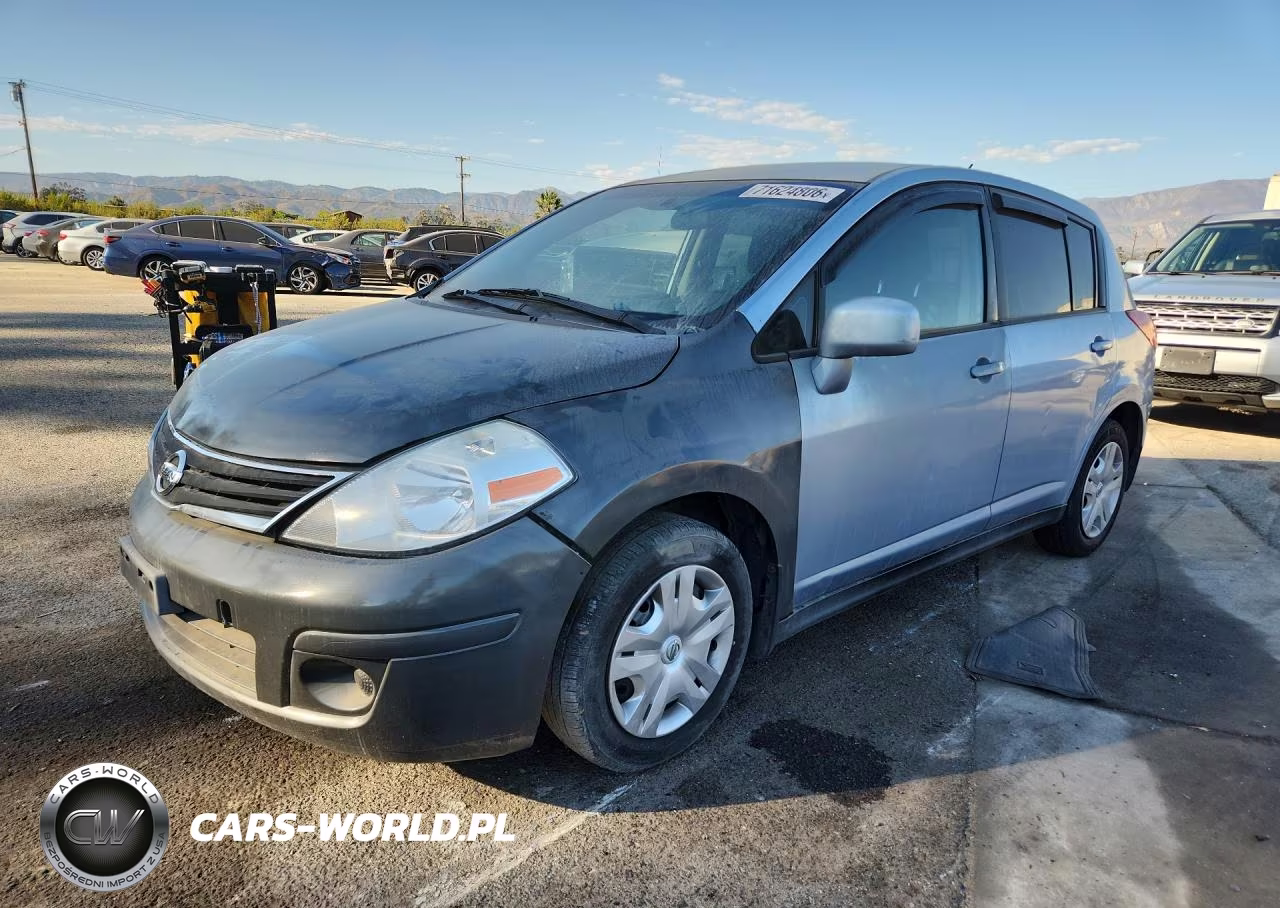 2011 Nissan Versa 1.8 S – zdjęcie 1 z 12