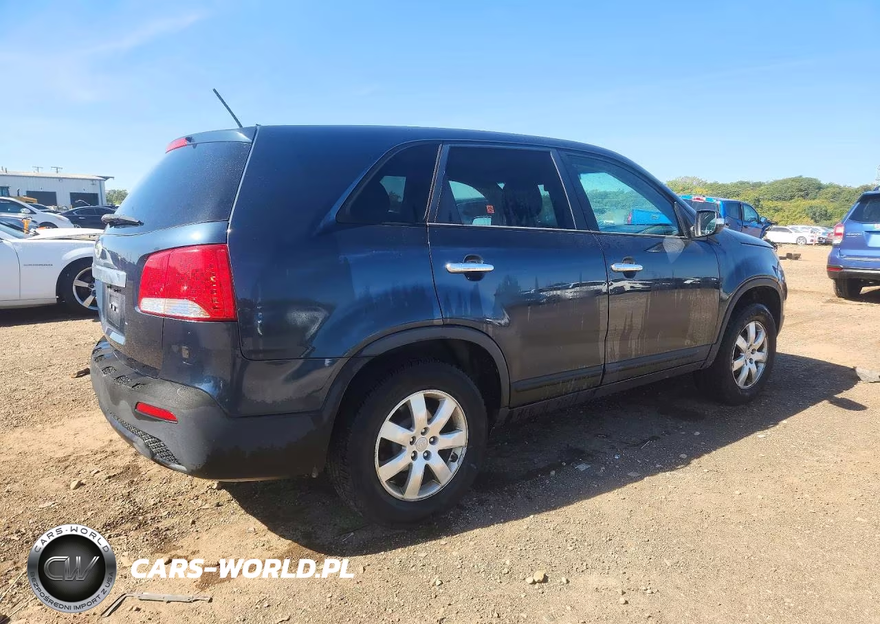 2012 Kia Sorento Lx VIN:5XYKT3A10CG203493 - 3
