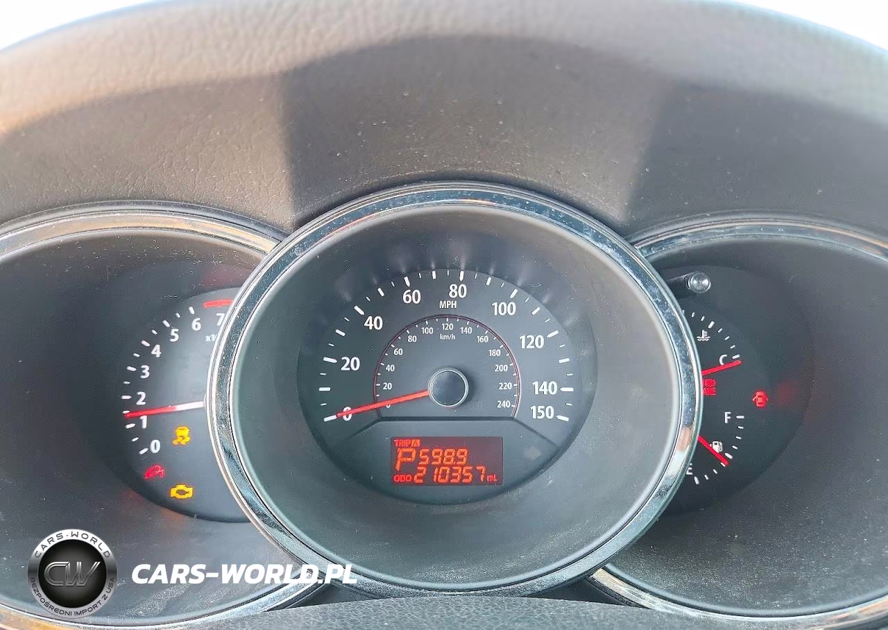 2012 Kia Sorento Lx VIN:5XYKT3A10CG203493 - 9