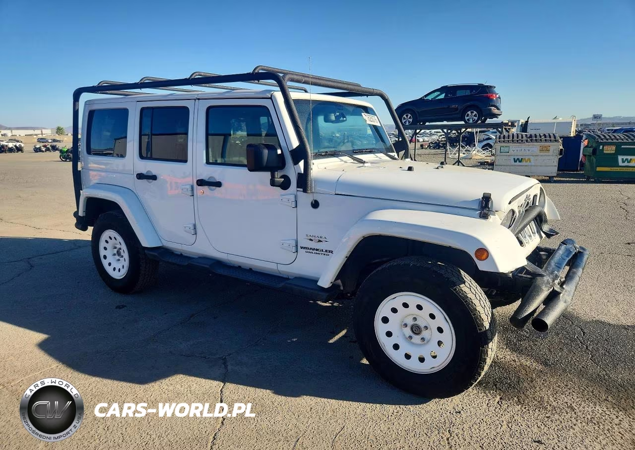 2016 Jeep Wrangler Unlimited Sahara VIN:1C4HJWEG6GL213844 - 4
