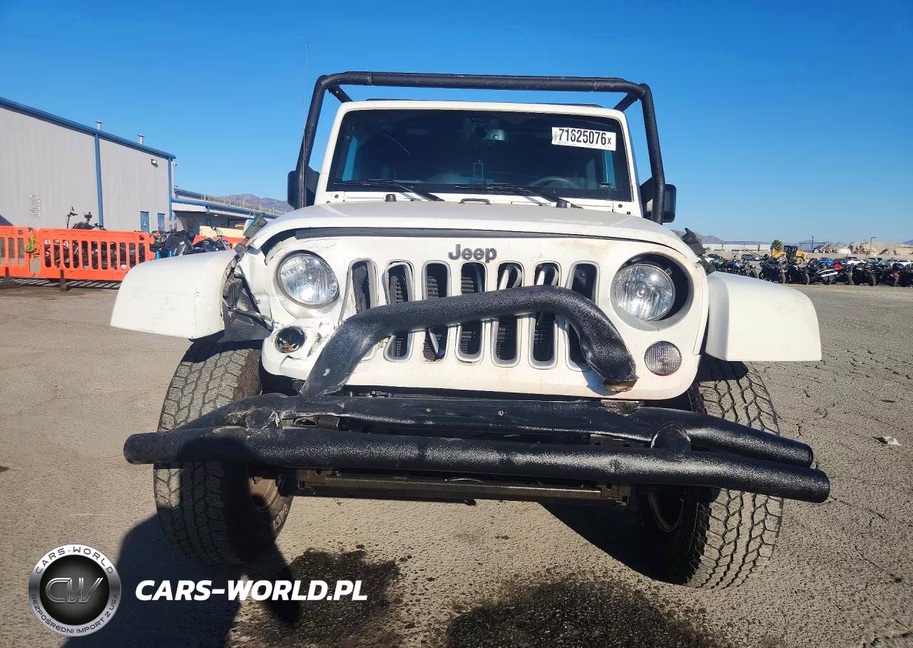 2016 Jeep Wrangler Unlimited Sahara VIN:1C4HJWEG6GL213844 - 5