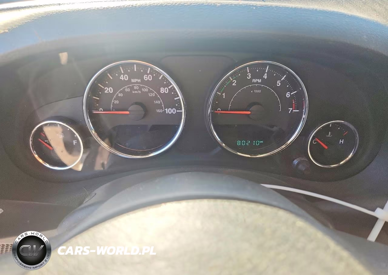 2016 Jeep Wrangler Unlimited Sahara VIN:1C4HJWEG6GL213844 - 9