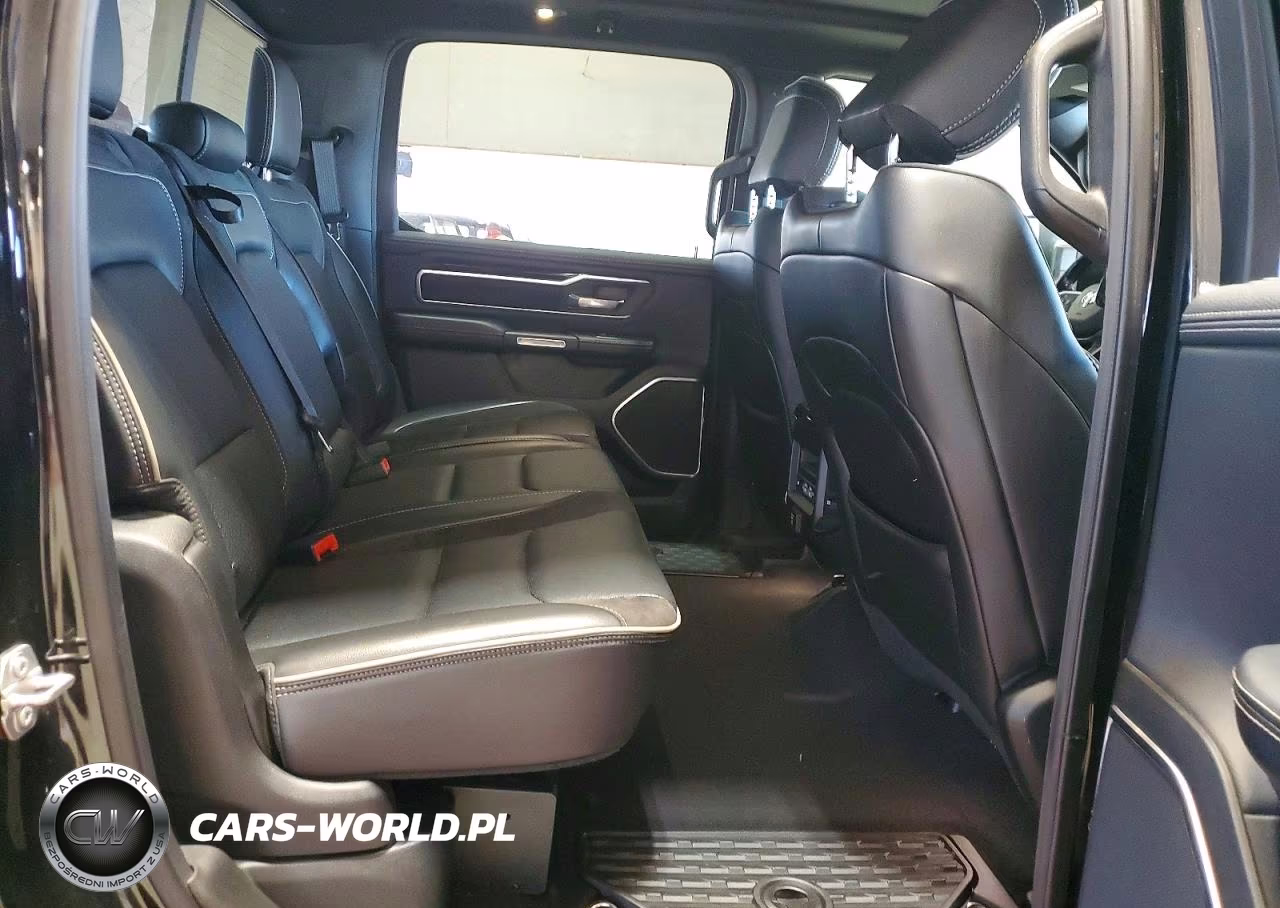 2019 Ram 1500 Laramie VIN:1C6SRFJT3KN781359 - 10