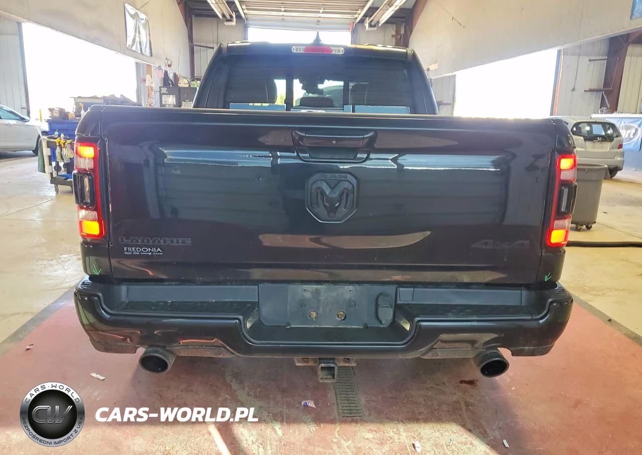 2019 Ram 1500 Laramie VIN:1C6SRFJT3KN781359 - 6