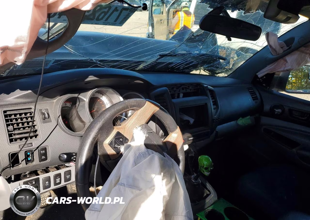 2015 Toyota Tacoma Base VIN:5TFUX4EN1FX031427 - 8