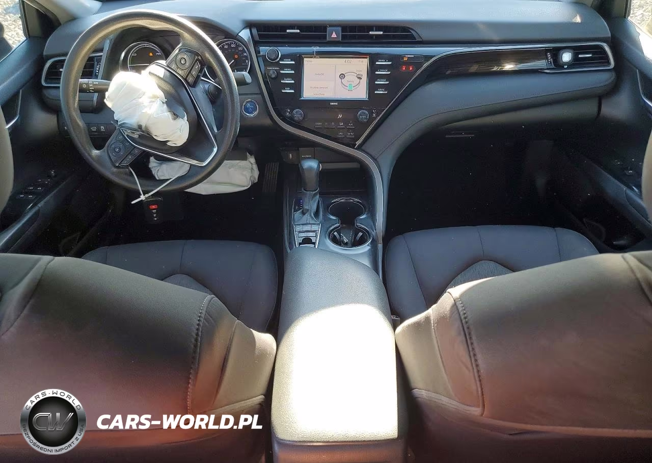 2020 Toyota Camry Le VIN:4T1C31AK9LU527358 - 8