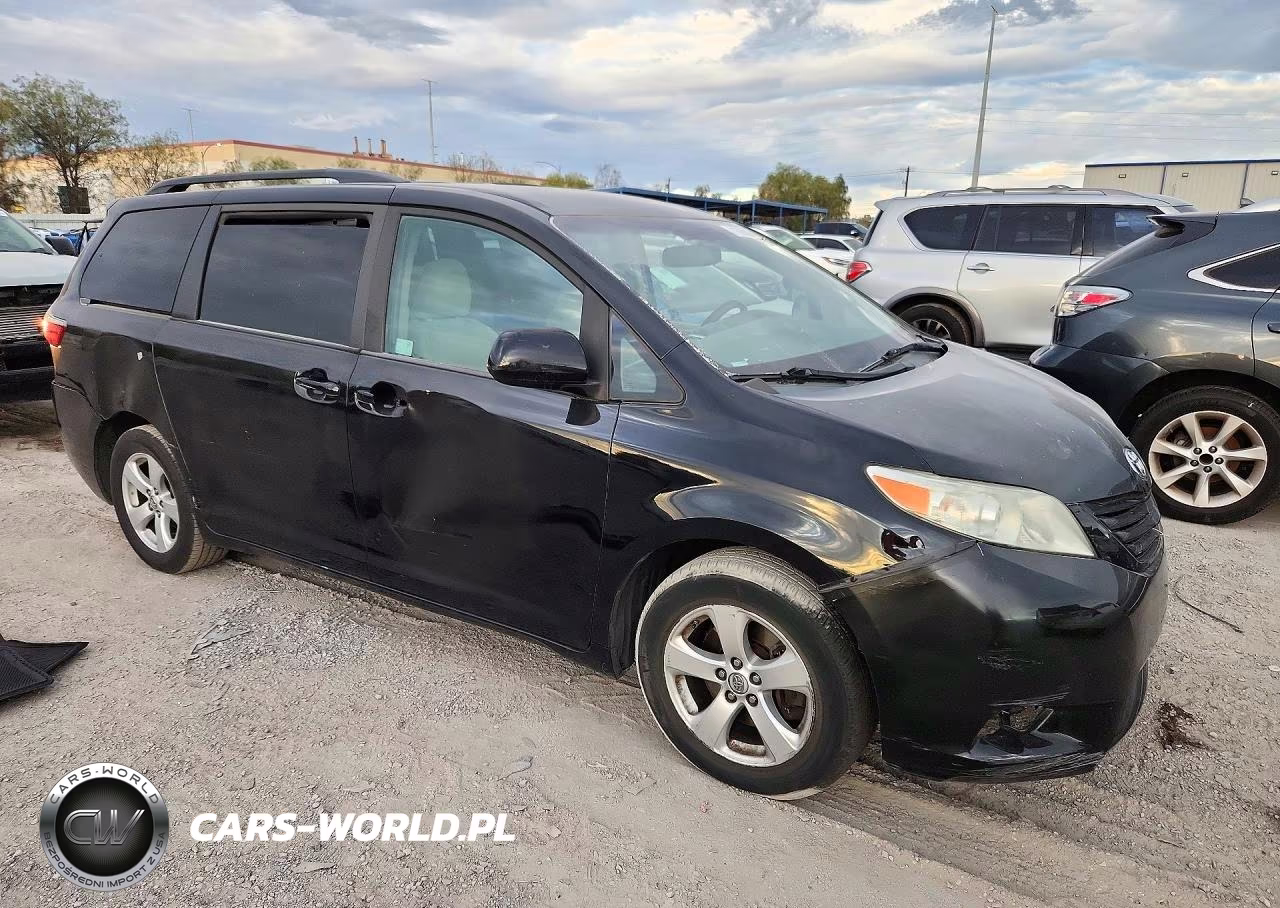 2015 Toyota Sienna Le VIN:5TDKK3DC9FS577611 - 4