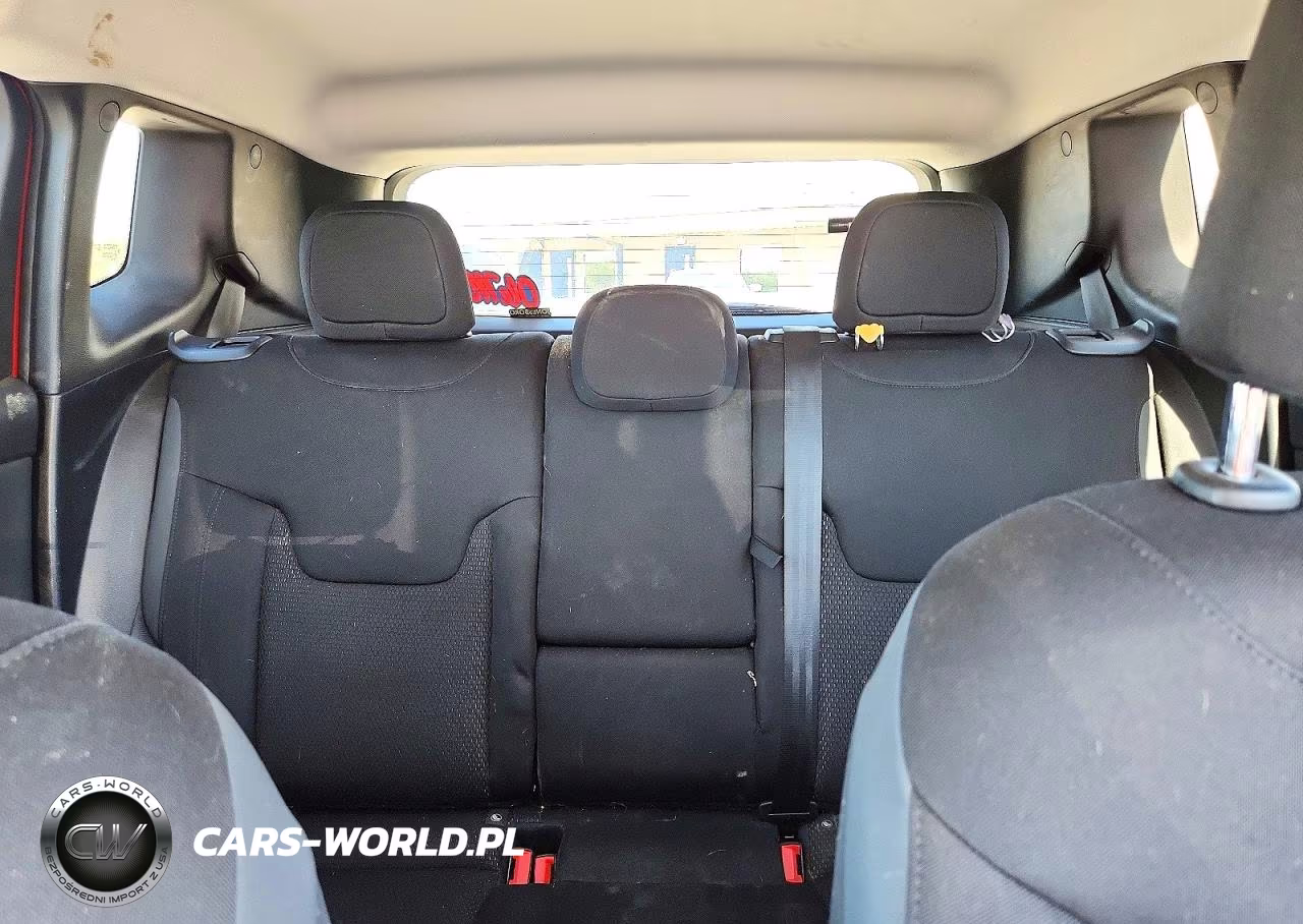 2020 Jeep Renegade Latitude VIN:ZACNJABB5LPL48170 - 10
