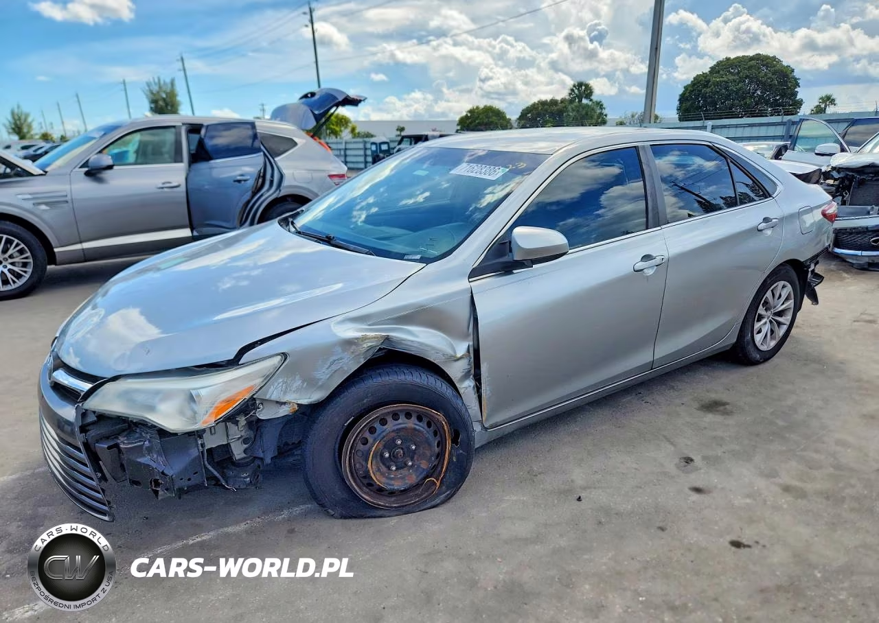 2017 Toyota Camry Le VIN:4T1BF1FK9HU669213 - 1
