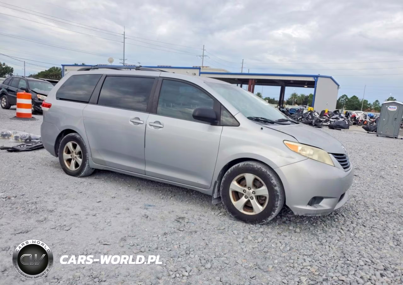 2011 Toyota Sienna Le VIN:5TDKK3DC7BS139034 - 4